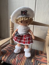 Petite poupée réaliser au