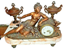 Pendule d’après Louis et François Moreau  « Les Tourterelles »