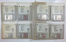 8 disquettes HD d'installation