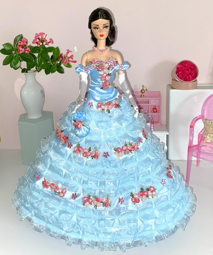 Barbie silkstone gold label - gold,