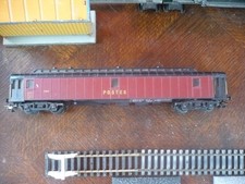 HORNBY EN HO VOITURE POSTALE EN TRES BON ETAT SANS BOITE  ATTELAGES INTER.