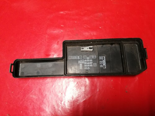 Cache boitier fusibles - boitier,