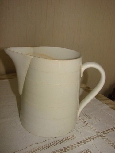Pot eau lait - ou, a