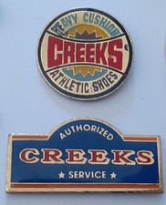 lot 2 pins vetement chaussure sport creeks