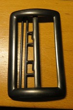 BOUCLE de CEINTURE vintage  ART DECO CANON de FUSIL satiné  8,5 cm X 5,5 cm