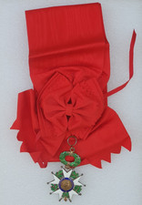 Ordre de la Légion d'Honneur, bijoux de Grand Croix, V° Rép.  53x76 mm, écharpe