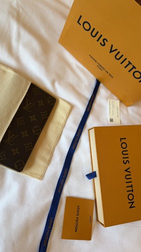 Louis vuitton porte - louis,