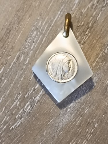 Pendentif religieux nacre - pendentif, en