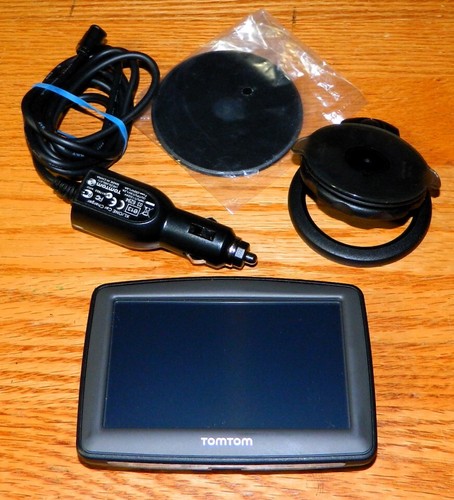 Tomtom gps navigator bundle - tomtom,