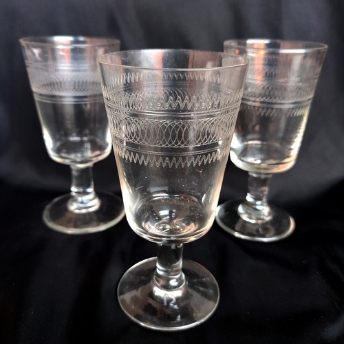 Anciennes verres cristal - anciennes, en