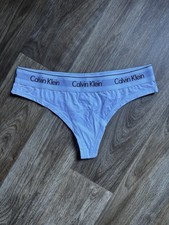 String Calvin Klein