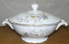 Soupière ronde ancienne porcelaine usine de porcelaine CISLAGO importée 1,8 L