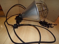 Lampe chauffante pour poussin