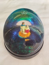 VINTAGE BOULE A NEIGE CRECHE