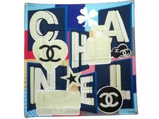 NEUF FOULARD CHANEL COEUR LOGO