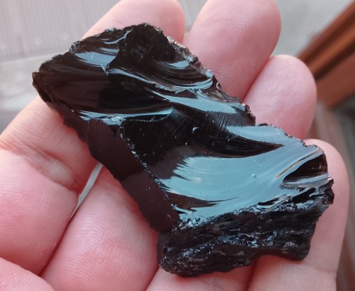 16.23gr 54x33x12mm obsidienne