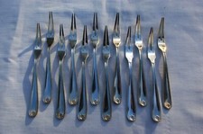 CHRISTOFLE MAROT Coquille - 12 Fourchettes à escargots en métal argenté