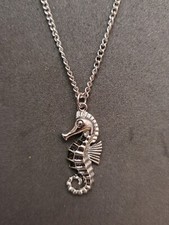 Collier pendentif hippocampe