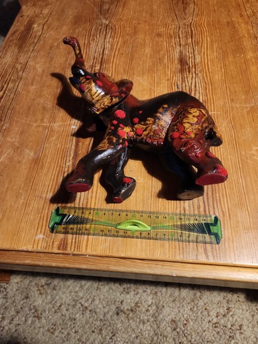éléphant décoré par - Éléphant,