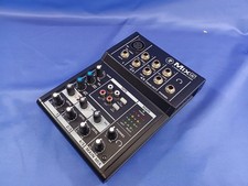 Table de mixage analogique
