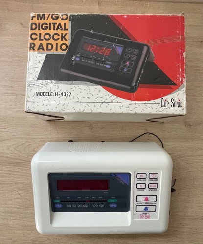 Ancienne radio réveil - avec, sa