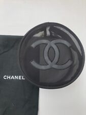 Trousse Chanel noire Hauteur 10cm Diamètre 18cm