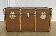 Ancienne malle de voyage en