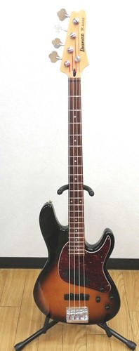 Guitare basse électrique