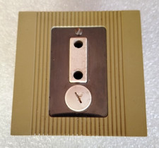 Legrand Ambroise Prise 2 P avec Fusible en Plastique et Céramique