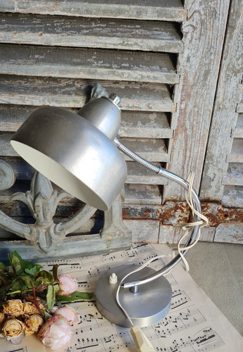 Ancienne petite lampe - ancienne, de