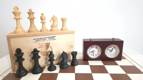 Chavet size chess set - size, –