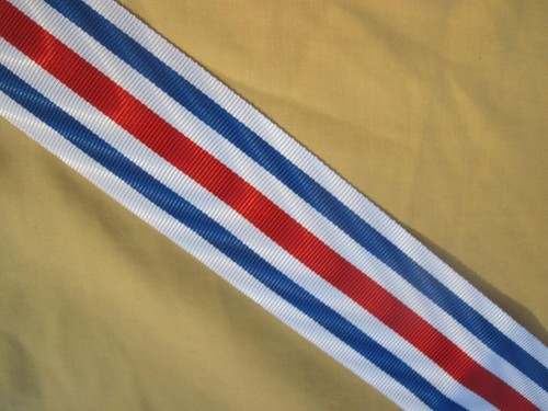 Coupe ruban médaille du - de,