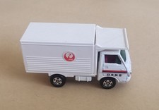 TOMICA  Made in Japan " Isuzu Distributeur de Nourriture " Japan Airlines Pub