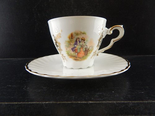 Ancienne tasse café - À, en