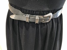 *** CEINTURE CUIR NOIR BOUCLE PLAQUÉ ARGENT GUESS BY GEORGES MARCIANO T. 30 ***