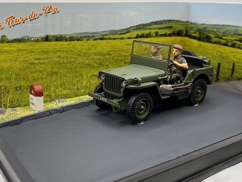 Jeep militaire route - militaire, bleue