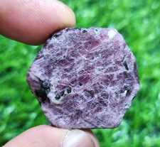 Pierre précieuse en vrac rare rubis rouge africain brut 157 crt de qualité...