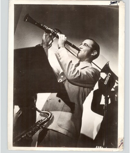 Benny goodman performing - performing, on
