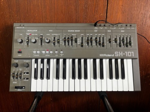 Synthétiseur basses - synthétiseur, de
