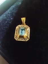 Pendentif topaze et diamants monté sur or jaune 18 K