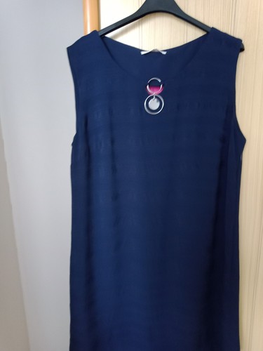 Robe neuve avec - , étiquette