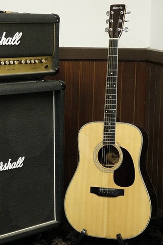 Guitare acoustique vintage
