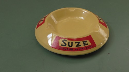 Ancien cendrier suze bar - de,