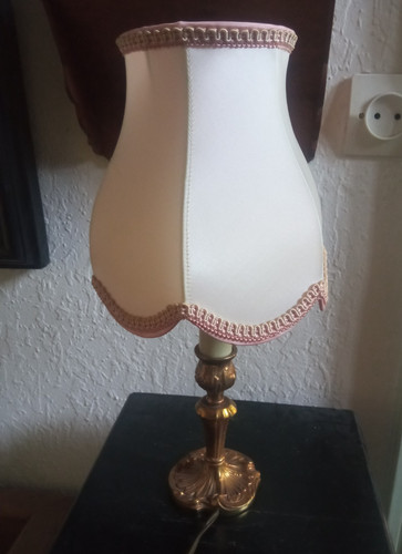 Ravissante petite lampe - , de