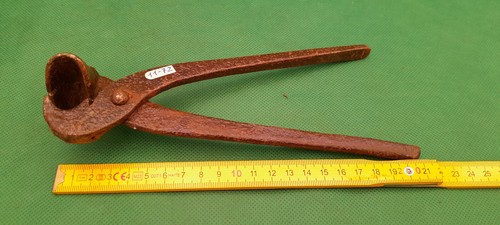 Outil ancien pince a - outil,