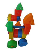 ☺ Jouet à Manipuler Jeu d’éveil Fisher Price Complet 21 blocs colorés et 7 axes