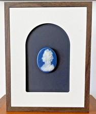 Petit Médaillon Art Nouveau Camille Tharaud Porcelaine de Limoges Profil féminin