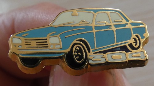 Beau pin voiture - pin's, peugeot