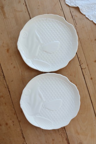 Assiettes poissons barbotine - 2,
