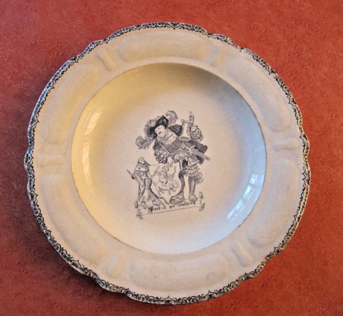 Ancienne assiette creuse - , en